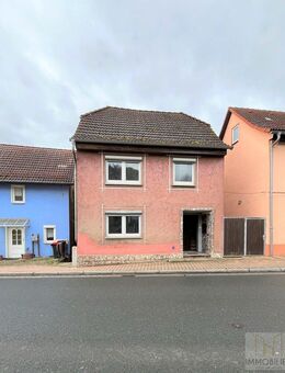 Preiswerte Immobilie sucht junge Familie | Mehrgenerationenhaus mit Garten | Zentrale Ortslage mit guter Infrastruktur | Herrliche Umgebung! - Uhlstädt-Kirchhasel