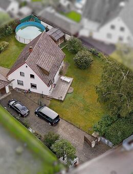 Renovierungsbedürftiges Einfamilienhaus in sonniger Lage mit Nebengebäude - Geretsried