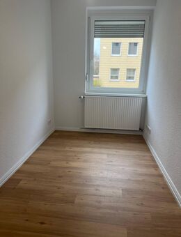 Gemütliche 3-Zimmer-Wohnung in Anliegerstraße - Komplettsanierung inkl. Wärmepumpe - Hildesheim