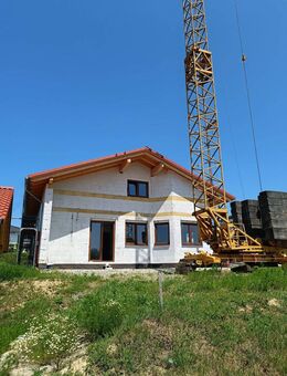 Großzügiges Einfamilienhaus mit Doppelgarage in sonniger Lage - im Bau - Windorf