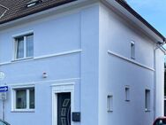 Gepflegte Doppelhaushälfte mit Halle und Garage in Bielefeld zu verkaufen! - Bielefeld