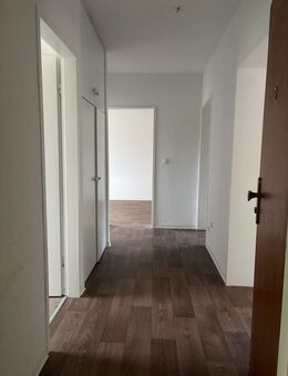 EINZIEHEN & WOHLFÜHLEN: Tolle 3-Zimmer Wohnung mit Wannenbad - Bad Gandersheim