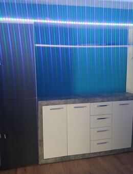 Wohnwand mit led Beleuchtung - Leverkusen