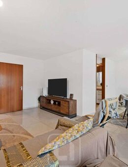 Lichtdurchflutete 3,5 Zimmer Wohnung mit Wohlfühlcharakter | 1. OG | Balkon | Tiefgaragenstellplatz - Gärtringen