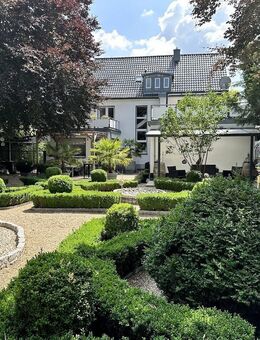 **ZUHAUSE für zwei Familien oder eine Großfamilie auf TRAUMgrundstück und Platz für viele PKW** - Hückelhoven