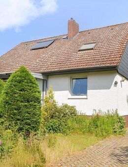 Idyllisch gelegenes Einfamilienhaus mit Einbauküche, Kamin und Vollkeller in Schloß Ricklingen! - Garbsen