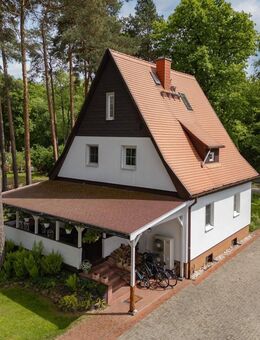 Neuwertiges Einfamilienhaus mit Garten, Garage und Gästehaus - Oranienburg