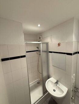 2-Raum Wohnung mit Einbauküche und Dusche - Halle (Saale)