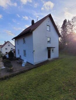 Aus- und Anbaupotenzial! Großes Grundstück mit 2-Familienhaus - Friedberg