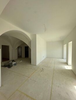 Erstbezug im Denkmalobjekt! Traumhafte 4,5 R Wohnung mit Terrasse und Garten! - Glauchau