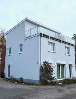 Wohnen und Arbeiten unter einem Dach...Modernes Stadthaus mit großer Dachterrasse und 2 Stellplätzen - Schwerin