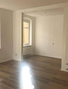 Ab August 2025: Freundliche Singlewohnung mit Balkon, Laminatboden & Badewanne - Magdeburg