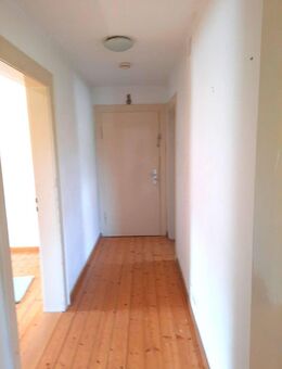 +++Ideal für ganz Eilige Singles, Pendler oder Paare! Helle 2-Zi. Wohnung (im DG, 1.OG) ohne Einbauküche ohne Balkon in Ochsenfurt+++ - Ochsenfurt