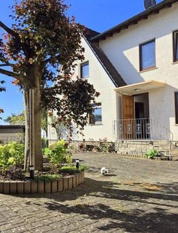 THE PERFECT HOUSE FOR A COUPLE! Compact house with fitted kitchen and spacious courtyard - Wiesbaden