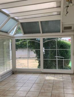 Einfamilienhaus mit schönem Grundstück, Wintergarten, Terrasse & Garage - Wiesbaden