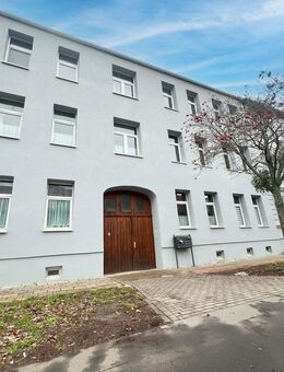 Helle 2-Zimmer-Wohnung mit Wohlfühlcharakter und Garage in bester Lage!!!! - Schönebeck (Elbe)
