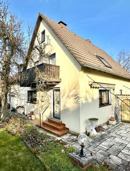 Großzügiges Einfamilienhaus mit Garten und Garage am Fuß des Roten Hügels, Bayreuth! Sofort frei! - Bayreuth