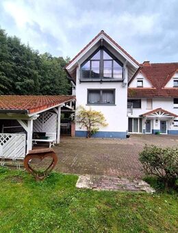 Gepflegte, großzügige 2-Etagen-Wohnung mit Kamin & Carport zu vermieten - wohnen wie im eigenen Haus - Gonbach