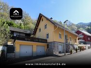 Zweifamilienhaus in Offenburg mit mit Terrasse, Balkon und Doppelgarage - Offenburg