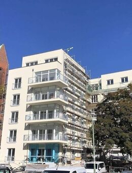 Dachgeschoß zum Sofortbezug 4 /5 oder 6 Zimmer / Lift / Terrasse / sehr hohe Räume - Berlin