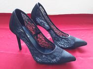 NEU ! -- Sexy High Heels / Pumps mit Spitze -- Schwarz -- Gr. 39 - Tornesch