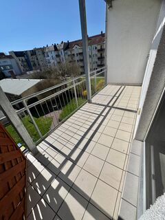 ==Schöne 3.Zimmerwohnung mit Südbalkon in Debschwitz==