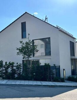 Zorneding: Moderne effiziente Architekten-EFH-Villa mit hochwertiger Ausstattung + vielen Highlights in Toplage - Zorneding