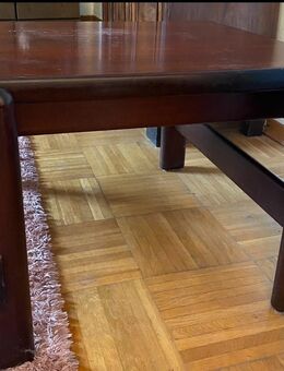 Massivholz Tisch - stabil und gepflegt - Eime