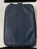 Für Reise und Urlaub: Komfortables PICARD Tablet-Case in Blau. in 10787