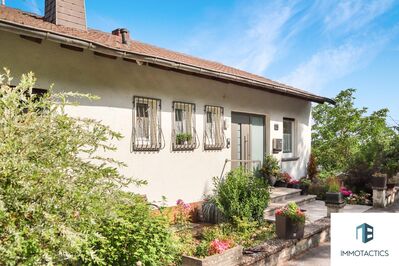 Saniertes Einfamilienhaus mit viel Platz und Traumhaftem Weitblick über Frei-Laubersheim