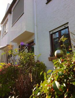 Reihenmittelhaus mit Garten, Balkon und eigenem Gästebereich! - München