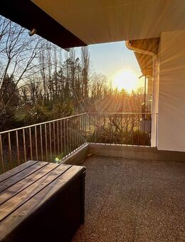 Sonnige Aussichten! Obergeschosswohnung mit wunderschönem Balkon und Blick ins Grüne - Überlingen