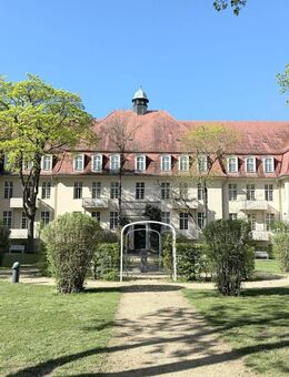 Ihre neue Kapitalanlage! Vermietete 3-Raum-Wohnung im ruhigen und grünen Ludwigspark! - Berlin