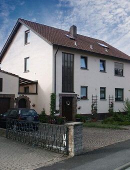 Großzügige 1,5 Zimmer Dachgeschosswohnung in ruhiger Lage - Knetzgau