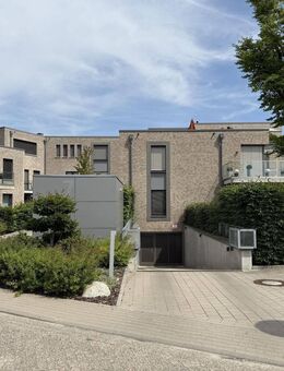 Neuwertige EG-Wohnung mit Gartenbereich - Oldenburg