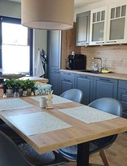 Mainblick inklusive: Stilvoll ausgestattete Dachgeschosswohnung in idyllischer Lage - Preis VB - Neustadt (Main)