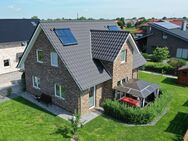 Landhaus mit Kapitänsgiebel in Schortens - Schortens