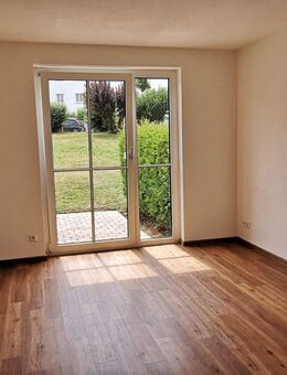 ** SONNIGE WOHNUNG ** 2-ZWG mit Terrasse - Aalen