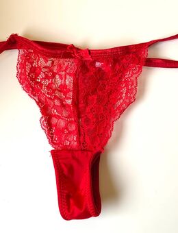 Schöner Stringtanga Gr. XS, rot - Düsseldorf