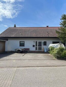 Einfamilienhaus mit massiver Doppelgarage - Schwaigern