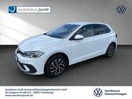 VW Polo, 1.0 l TSI Life OPF, Jahr 2022 - Schleswig