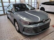 VW Passat Variant, 2.0 TDI Elegance Heckleuchten, Jahr 2024 - Neu Isenburg