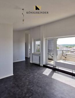 Helle 2,5-Zimmer-Atelierwohnung mit Balkon und Weitblick in den Hemminger Himmelsleitern - Hemmingen (Baden-Württemberg)