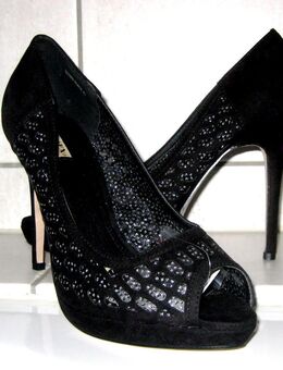 Nagelneue Abend Pumps Gr.40 - Worms
