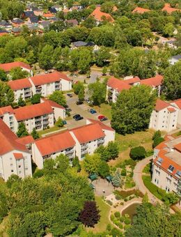 Merseburg -sonnige 2-Raumwohnung mit Balkon und Stellplatzmöglichkeit in gepflegter Wohnanlage - Merseburg