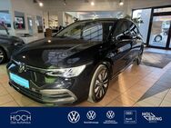 VW Golf, 1.5 TSI VIII Move Standheizun, Jahr 2023 - Gladenbach