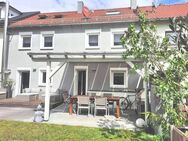 Sehr fein saniertes 1-2 Generationenhs. in ruhiger Lage v. RT- Nord. 3 Bäder+Gar.+KFZ Plätze+Büro.. - Reutlingen
