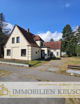 Sehr großzügig Wohnen & Gewerbe auf großem Grundstück mit viel Platz - 4 Garagen + div. Stellplätze - Stuhr