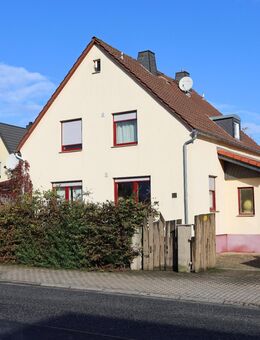 Freistehendes Einfamilienhaus mit parkähnlichem Grundstück in Florstadt / Nieder-Mockstadt - Florstadt