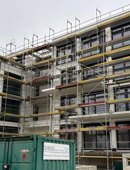 4.5-ZIMMER PENTHOUSE-WOHNUNG MIT BALKON - "WOHNEN IM PARK" IN LANGENAU - B16 - Langenau